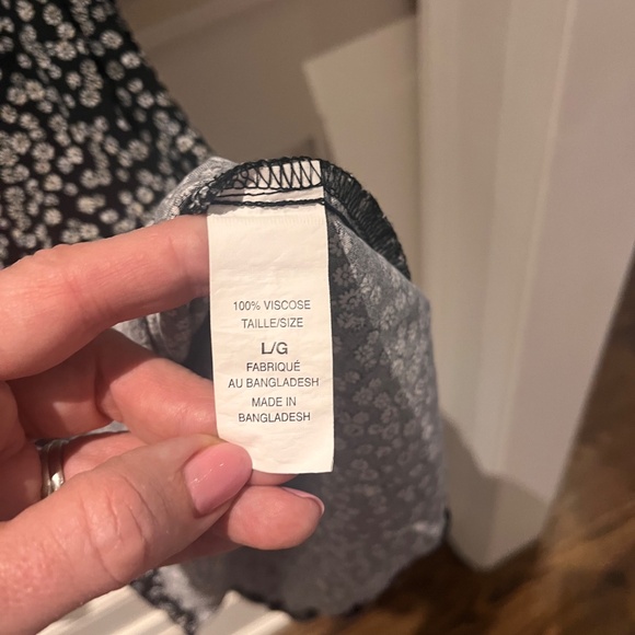 Floral Romper - Picture 4 of 9